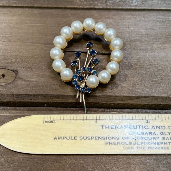 Vintage Pearl Wreath Brooch with Faux Sapphire Flower Accent - Picture 6 of 6
